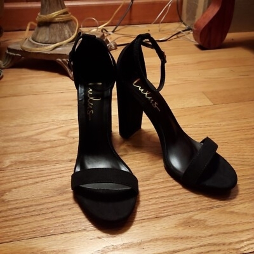 Lulu's  Black High Heels Shoes Taylor ~4" Tall Heel Ankle Strap Open Toe 8.5